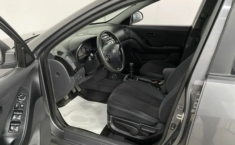 Hyundai ELANTRA 1.6 MT (122 л.с.)
