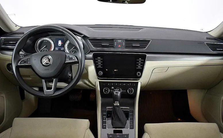 Skoda superb робот 2021 с пробегом 17 364 км