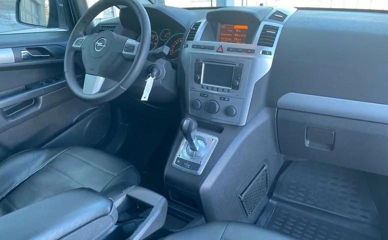 Opel Zafira B Рестайлинг