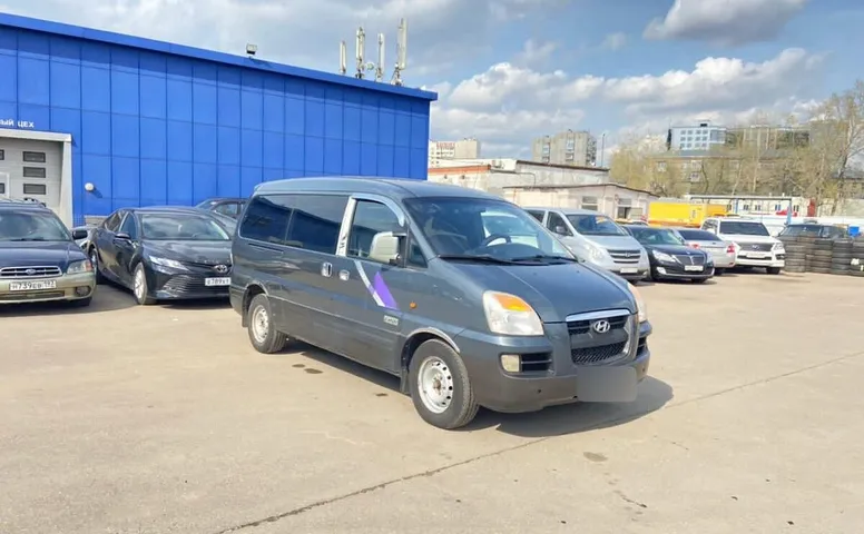 Hyundai Starex