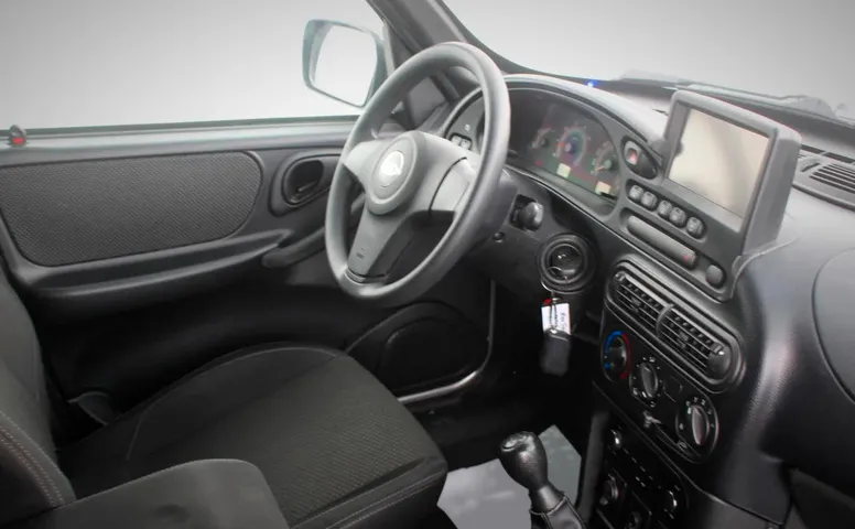 Lada Niva Travel