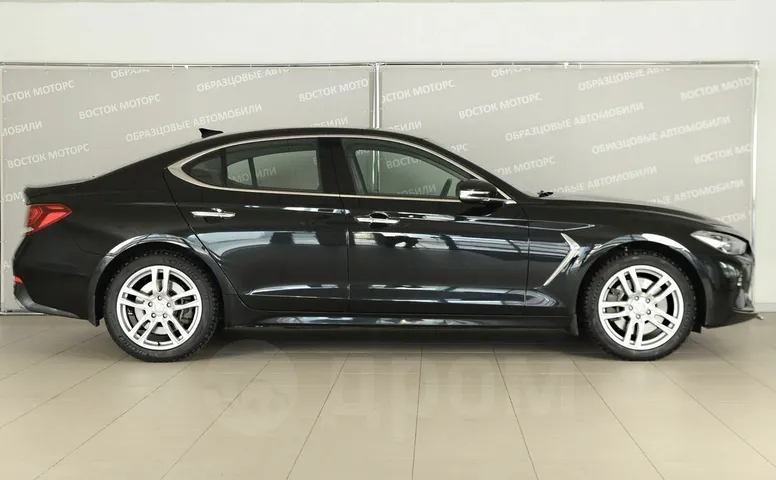 Genesis G70, 1 поколение