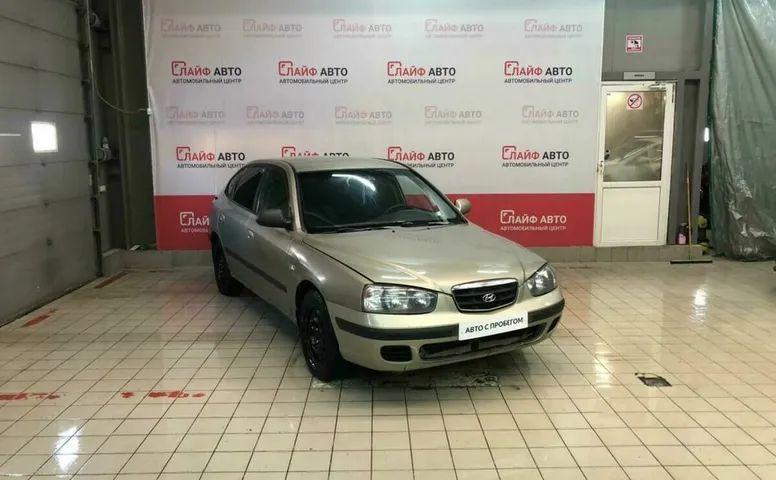 Hyundai ELANTRA 1.6 MT (107 л.с.)
