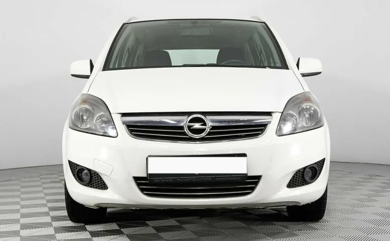 Opel Zafira B Рестайлинг