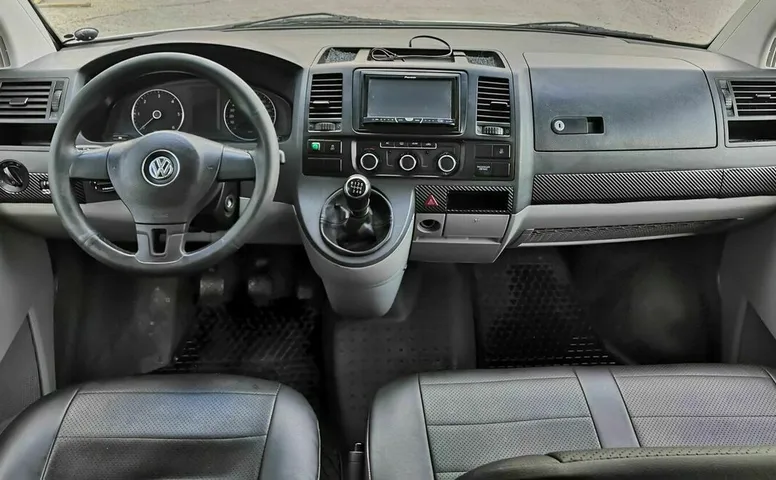 Volkswagen CARAVELLE 2.0d MT (140 л.с.)