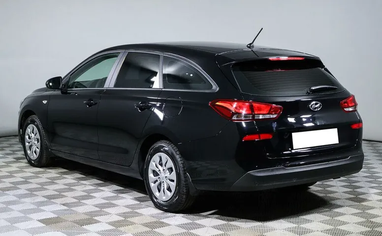 i30