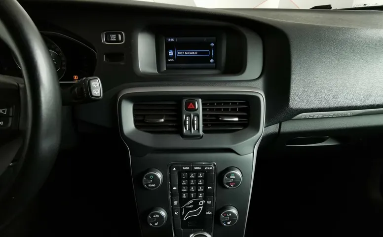 Volvo V40 1.6 D2 Powershift (114 л.с.) Красный