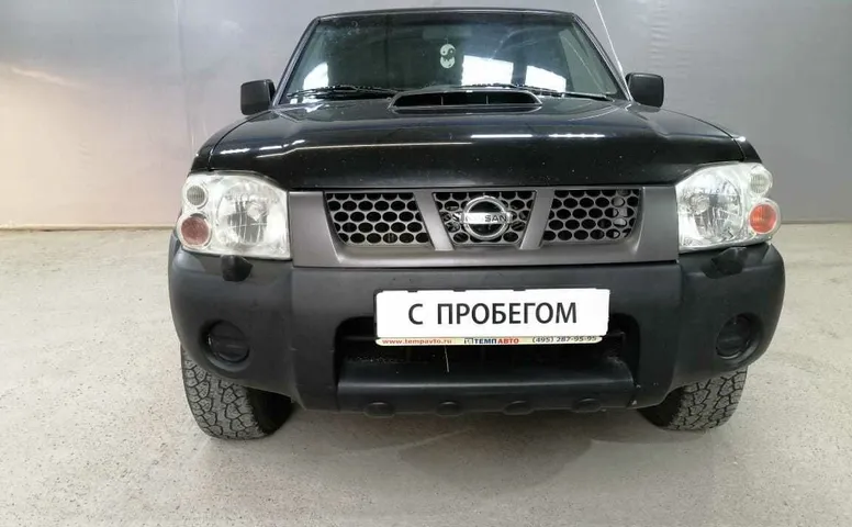 Nissan NP300 2.5d MT (133 л.с.) 4WD