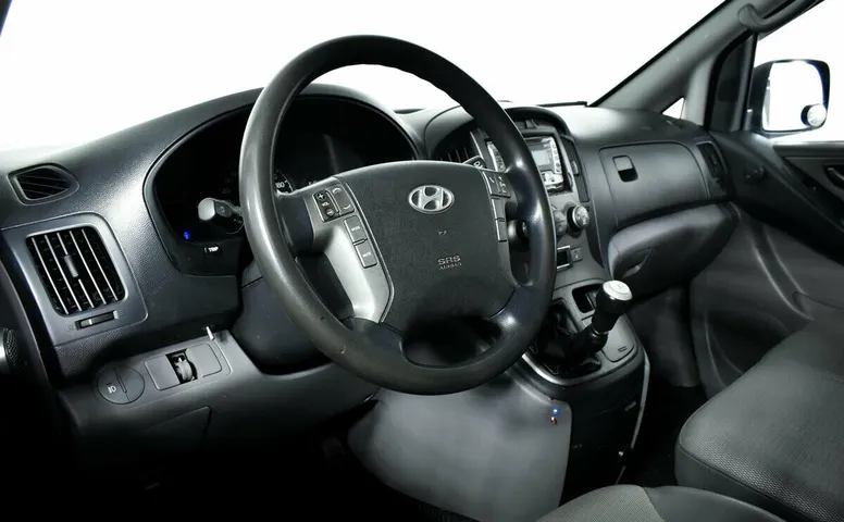 Hyundai Grand Starex I