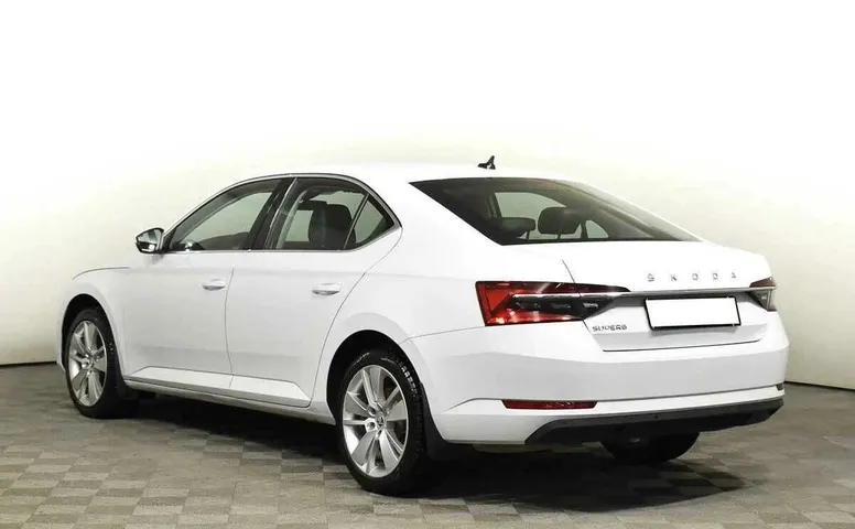 Skoda superb робот 2021 с пробегом 21 922 км