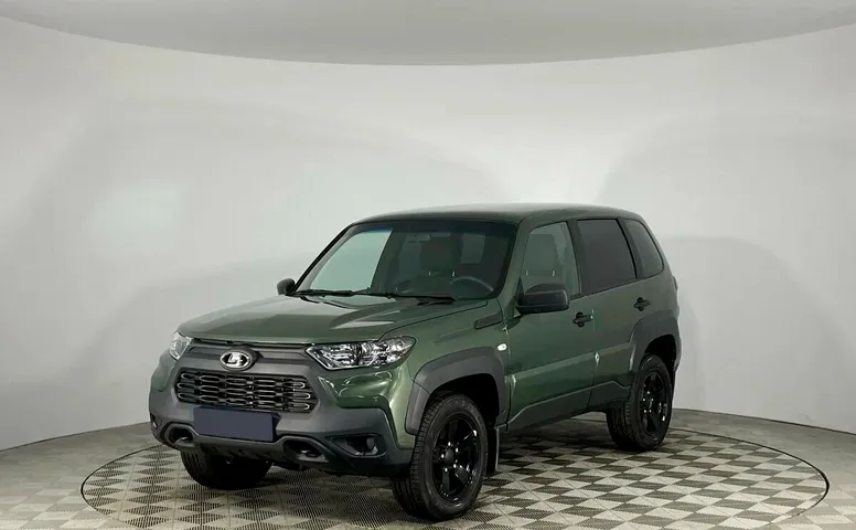 Lada Niva Travel