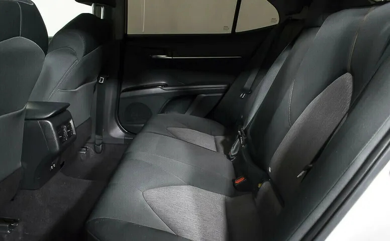 Toyota Camry VIII (XV70)