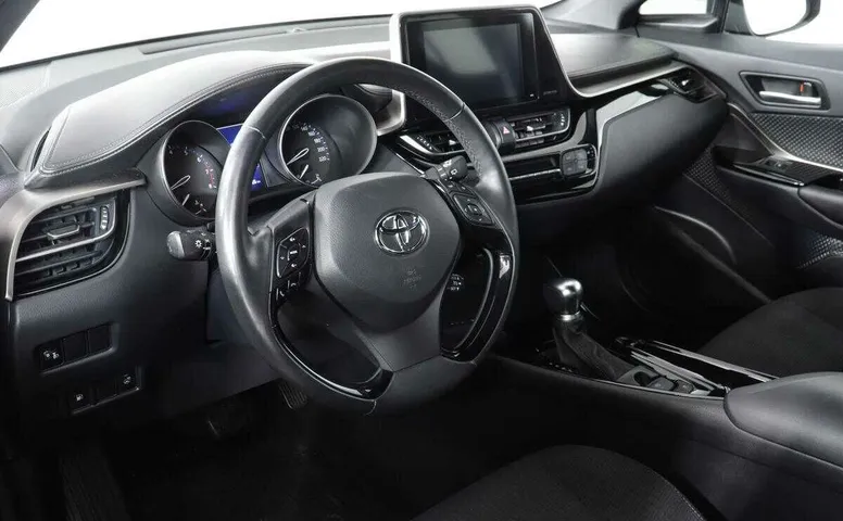 Toyota c-hr cvt 2019 с пробегом 44 837 км