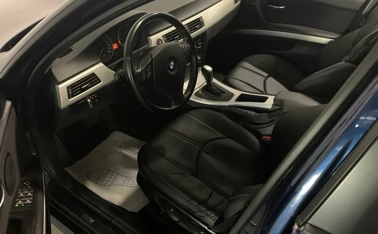 BMW 3ER 318i 2.0 AT (136 л.с.)