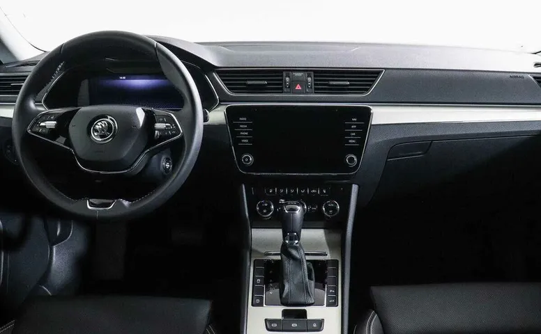Skoda superb робот 2020 с пробегом 28 375 км