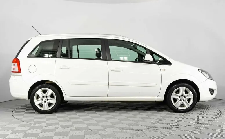 Opel Zafira B Рестайлинг