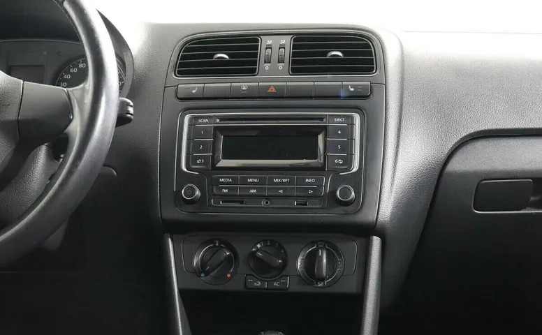 Volkswagen Polo V