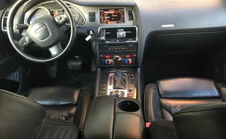 Audi Q7 4.2 AT (350 л.с.) 4WD