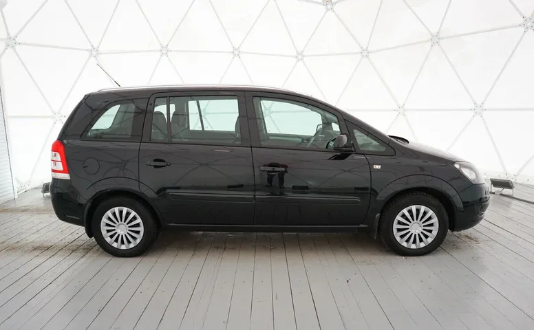 Opel Zafira B Рестайлинг