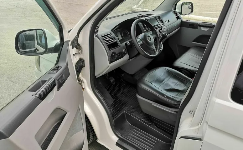 Volkswagen CARAVELLE 2.0d MT (140 л.с.)