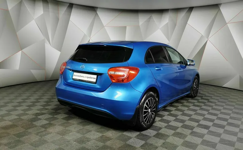 Mercedes-Benz A-Класс 180 7G-DCT (122 л.с.) Синий