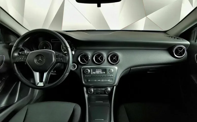 Mercedes-Benz A-Класс 180 7G-DCT (122 л.с.) Синий