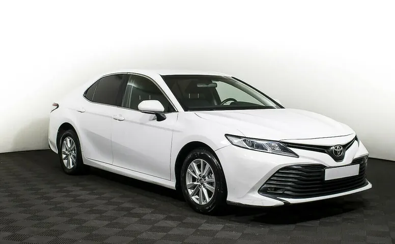 Toyota Camry VIII (XV70)