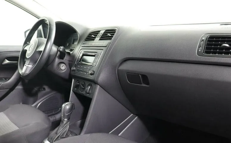 Volkswagen Polo V
