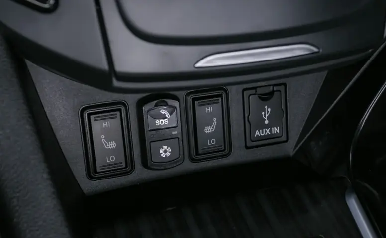 DongFeng AX7