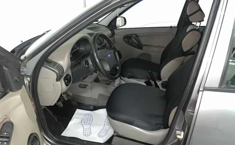 LADA (ВАЗ) KALINA 1.6 MT (81 л.с.)