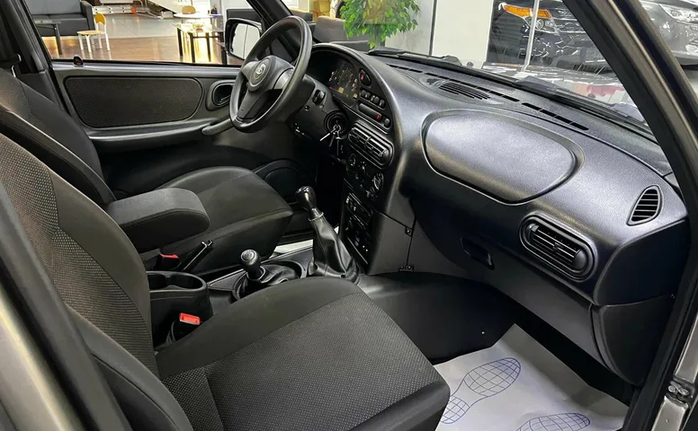 Lada Niva Travel