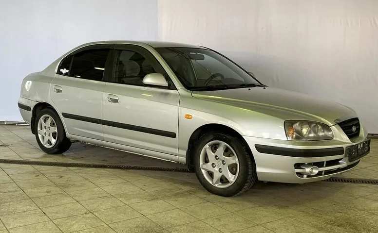 Hyundai ELANTRA 1.6 MT (105 л.с.)