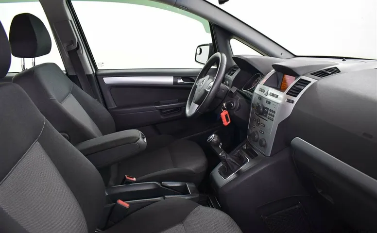Opel Zafira B Рестайлинг