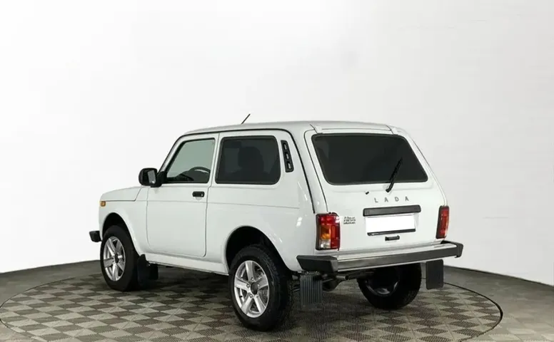 Niva Legend