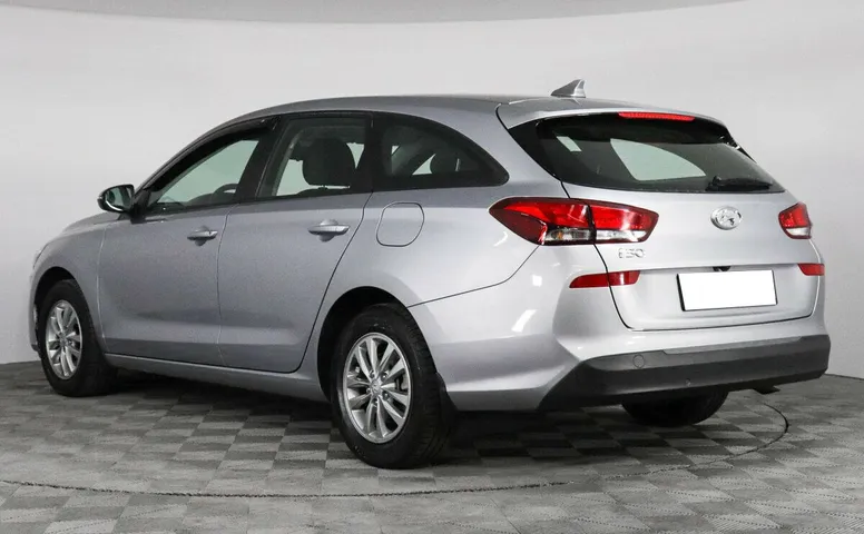 i30