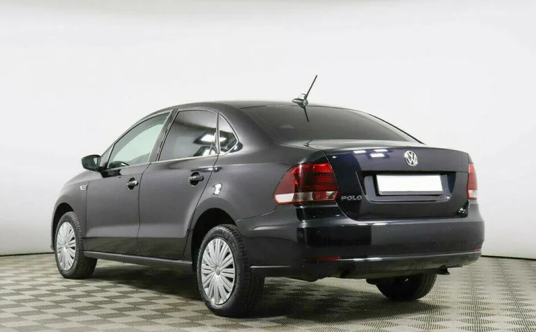 Volkswagen Polo 1.6 Автомат