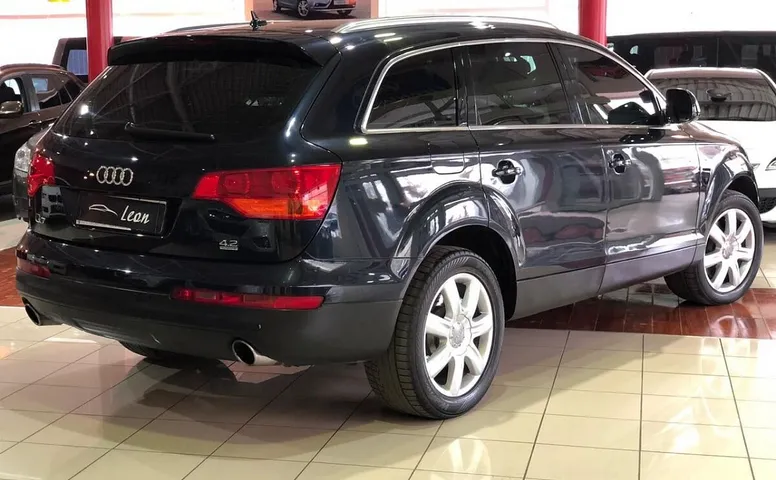 Audi Q7 I