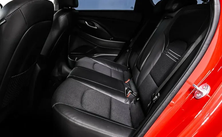 i30
