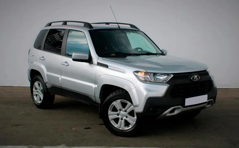 Lada Niva Travel
