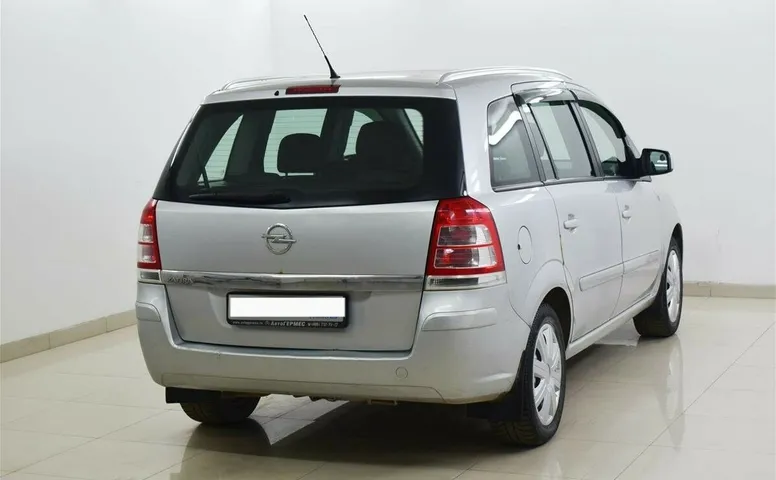 Opel Zafira B Рестайлинг