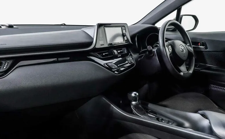 Toyota c-hr cvt 2018 с пробегом 60 284 км