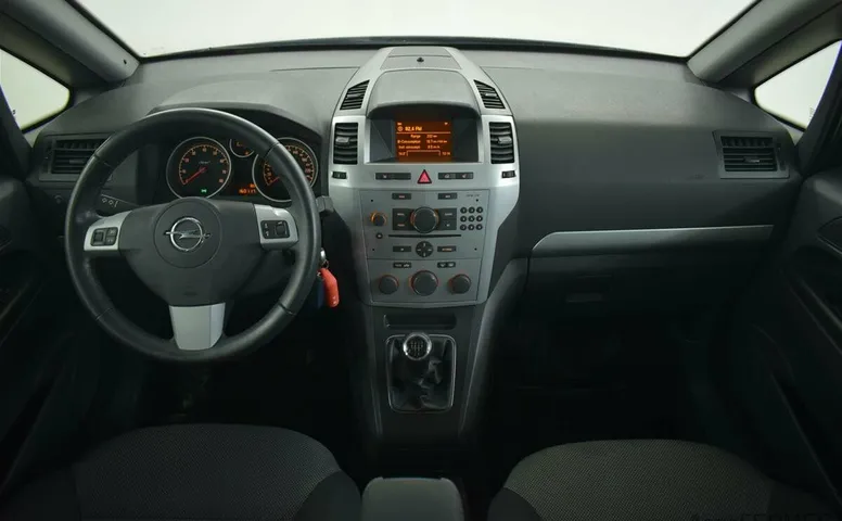 Opel Zafira B Рестайлинг
