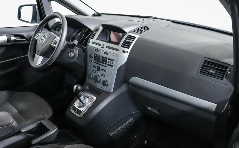 Opel Zafira B Рестайлинг