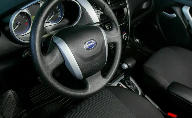 Datsun mi-do