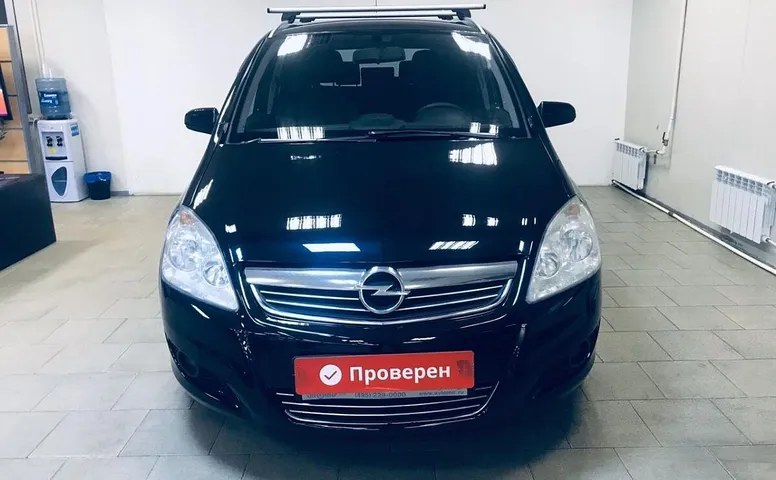 Opel Zafira В Рестайлинг