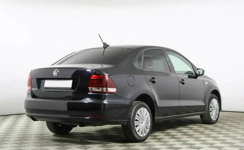 Volkswagen Polo 1.6 Автомат