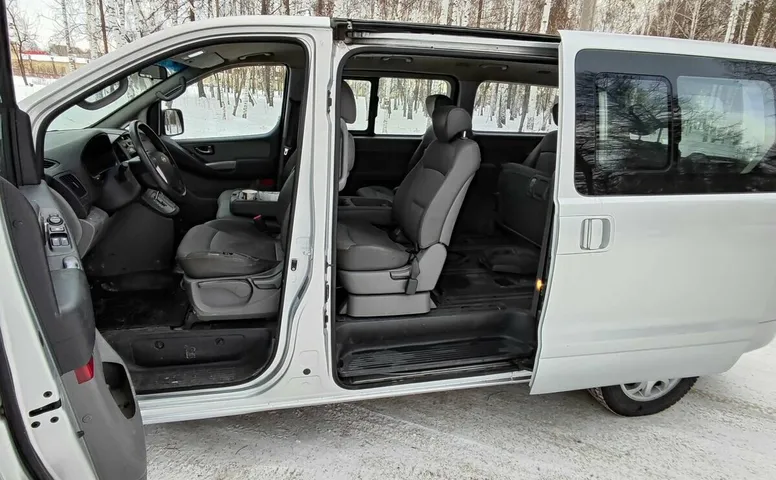 Hyundai Grand Starex I