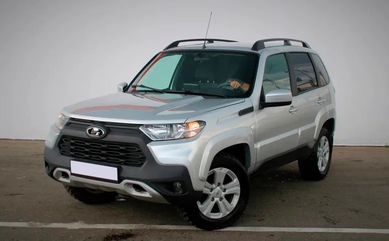 Lada Niva Travel