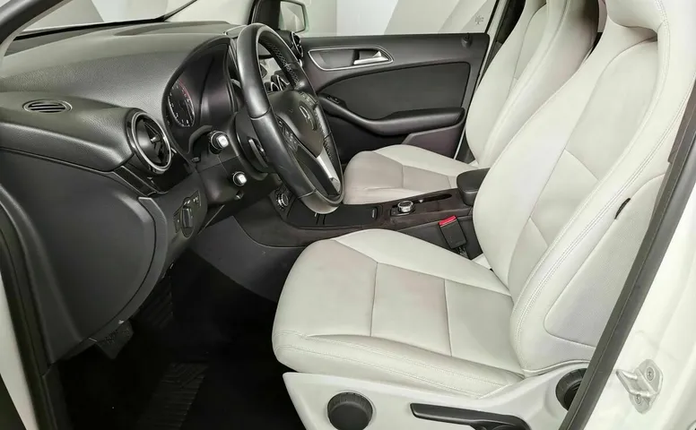 Mercedes-Benz B-Класс B 180 BlueEfficiency 7G-DCT (122 л.с.) Белый
