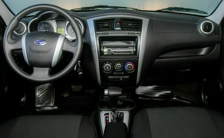 Datsun mi-do